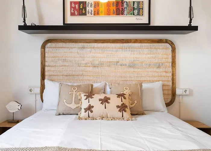 アパート Almirall 52